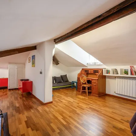 公寓 La Mansarda Di Lory 斯培西亚