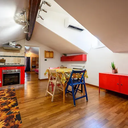 公寓 La Mansarda Di Lory 斯培西亚